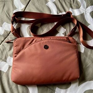 🍭Lululemon City Adventurer Cross Body Bag🍭